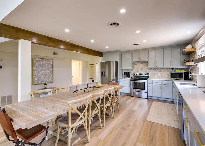 Gorgeous Palo Pinto Home W/ Private Hot Tub!
