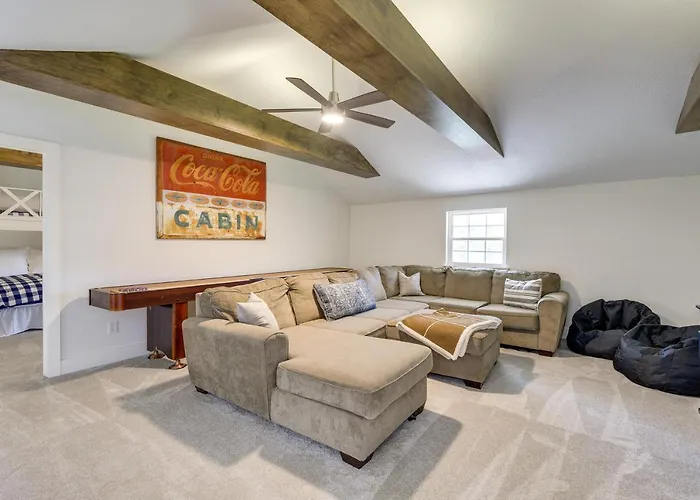 Gorgeous Palo Pinto Home W/ Private Hot Tub!