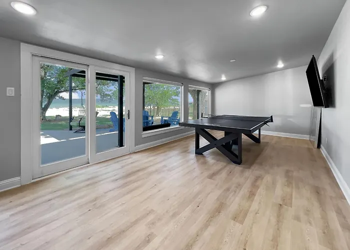 Lakefront Retreat With Sandy Beach!